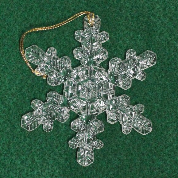 Set of 12 or 1 Dozen Clear Acrylic Snowflake Ornaments With Gold Tone String - Picture 1 of 6